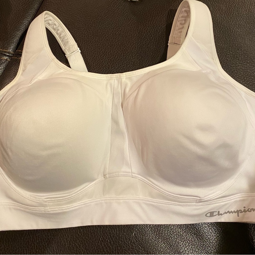 Athletic sports bra
